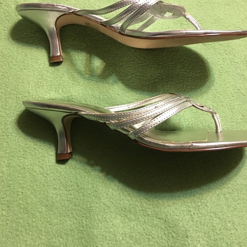 Sandal - Picture 2 of 4